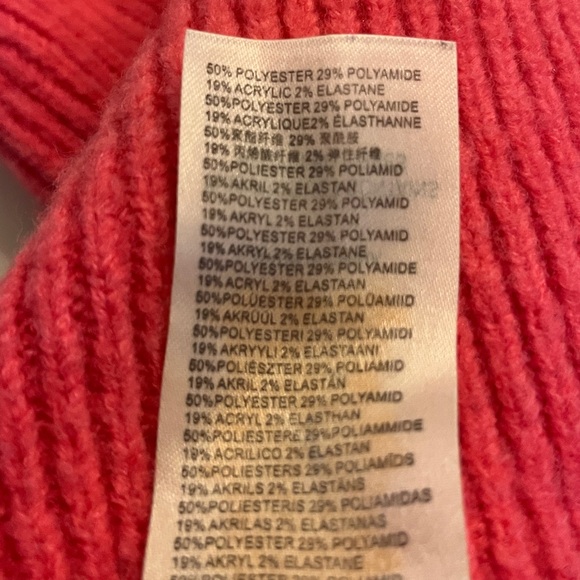 Damson Madder scalloped edge hood - Picture 8 of 8